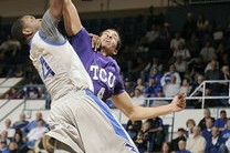 开云官方-詹姆斯复出节奏成湖人隐忧，詹姆斯复出时间确定