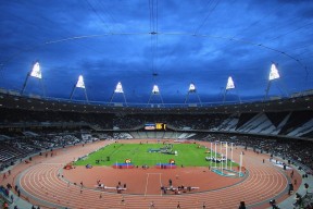 kaiyun 开云体育-快船三巨头磨合不顺，队内氛围堪忧，快船三巨头时期阵容